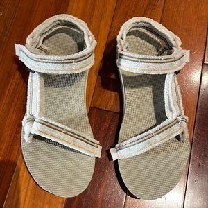Teva Women's Sandals in Cream and Tan
